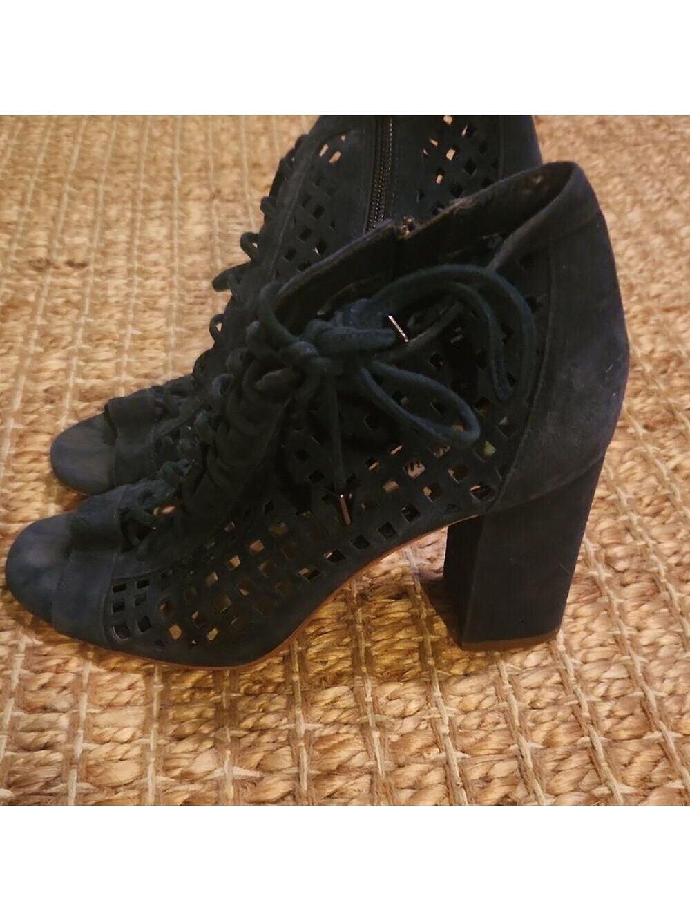 Gianni Bini Blue Suede Tie Heels Sz 7.5 with Chunky Heel Classy Casual Timeless